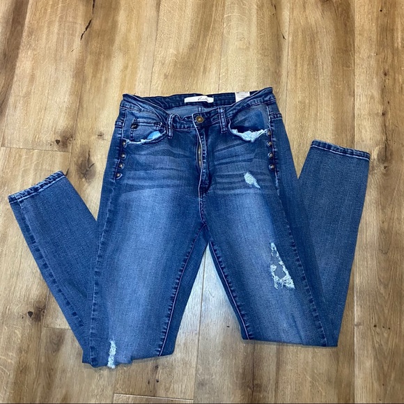 KanCan Denim - KanCan Medium Wash Distressed Jeans Size 11/29